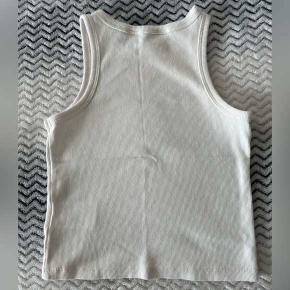 Like New, Kids H&M Ribbed Knit White Crewneck Tank Top in size 8-10 - Picture 4 of 6